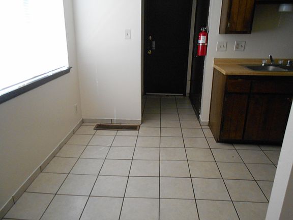 4th image of 401 Dunes Ct SE APT C