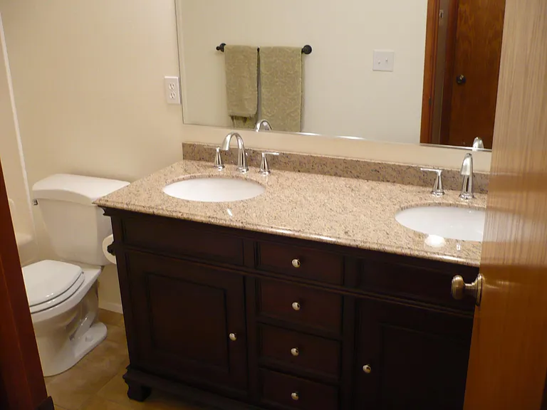 Double vanity bath