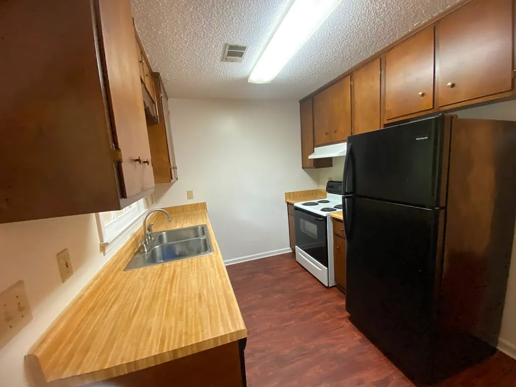2 bed, 900 sqft, $1,250 — Photo 3