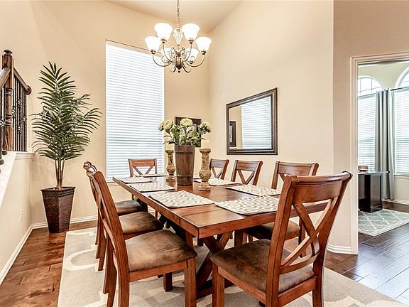 5th image of 2664 Costa Mesa Dr