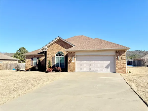 104 Angelfish Ave, Russellville, AR 72802