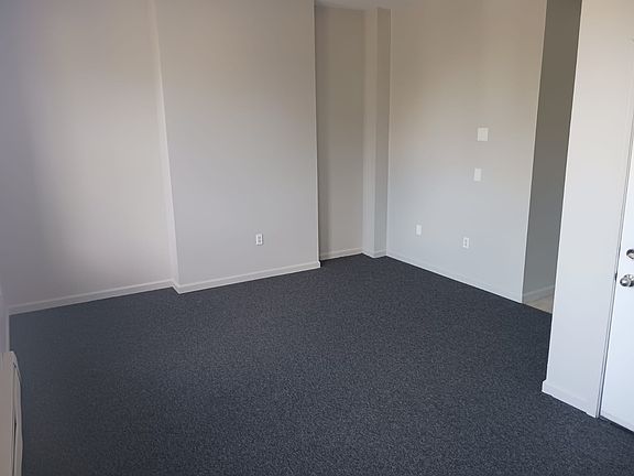 4th image of 588-612 E Main St #598-C