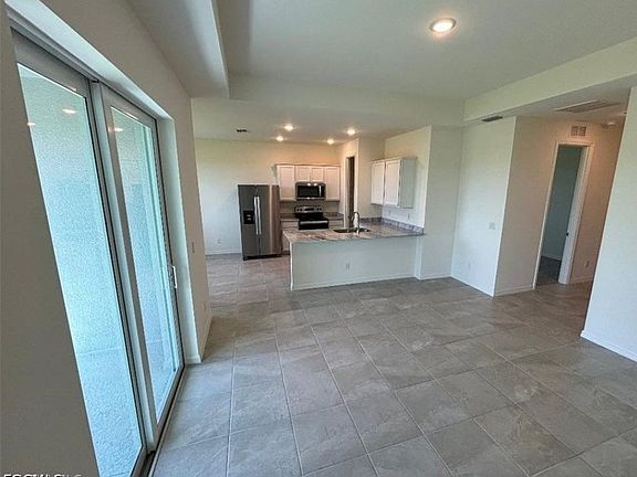 3rd image of 408 NW 31st Pl