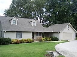 2nd image of 200 Bluff Dr