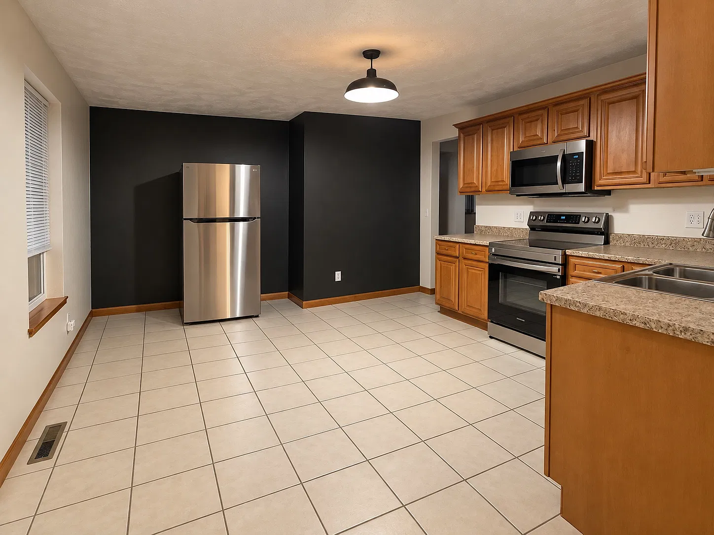 3 bed, $1,550 — Photo 2