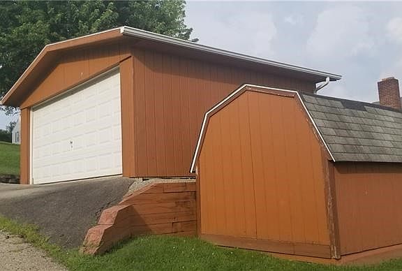 5th image of 1032 Mace St