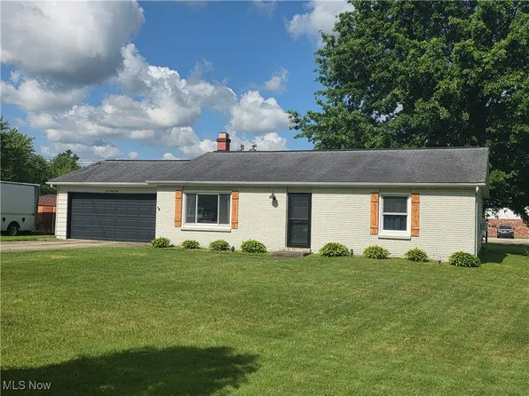 221 S Elm St, Jefferson, OH 44047