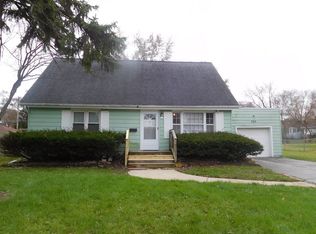 302 Lakelawn Blvd, Aurora, IL 60506