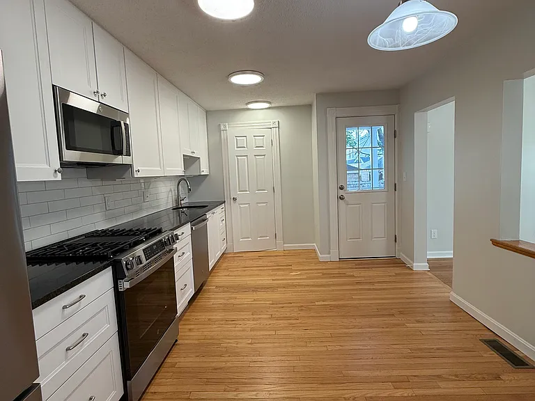 109 Magoun Ave #1 — Photo 5