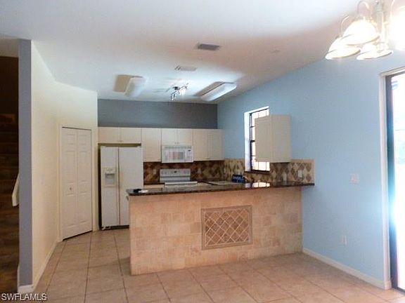 4th image of 14936 Summit Place Cir #19