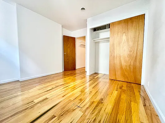 Rented by HOLTON REAL ESTATE INC. | media 2