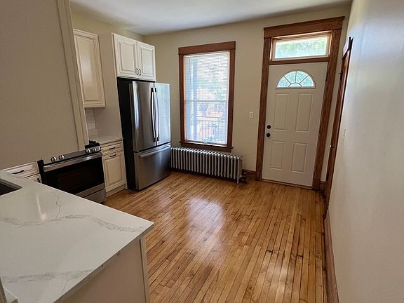 5th image of 743 S Kilbourn Ave