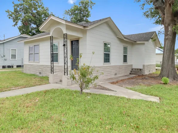 101 E James St, Baytown, TX 77520