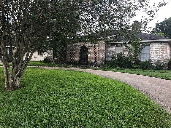 2nd image of 5711 S Braeswood Blvd