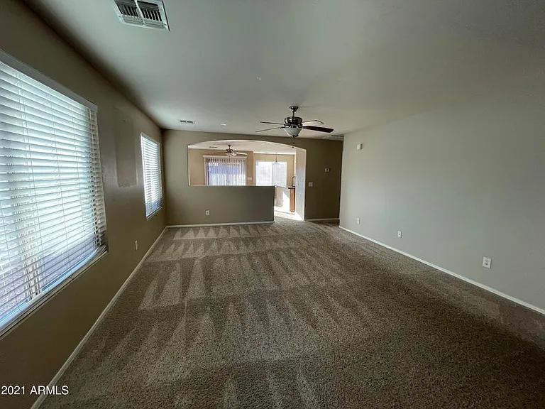 806 S 111th Dr — Photo 3