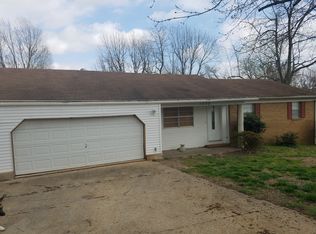 1308 Kenton Rd, Dexter, MO 63841
