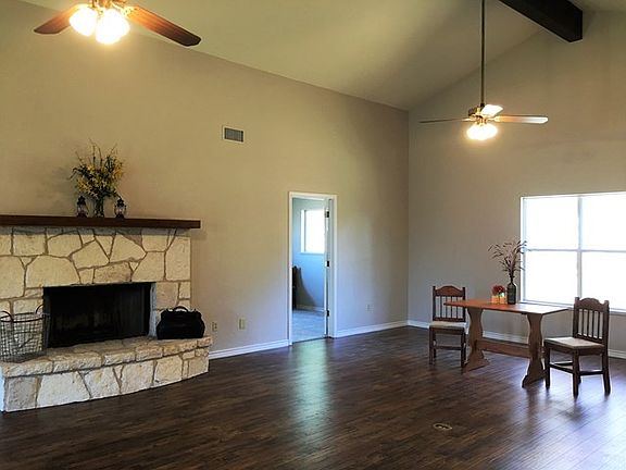 3rd image of 103 Holly Hill Dr