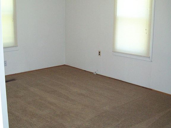 4th image of 715 W Morse Ave