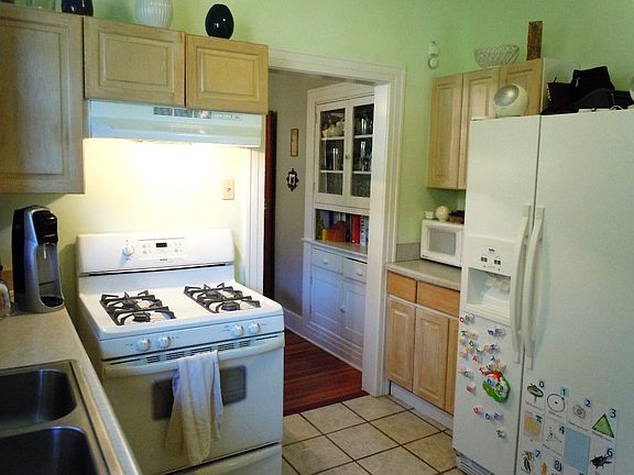 4th image of 903 N Barksdale St