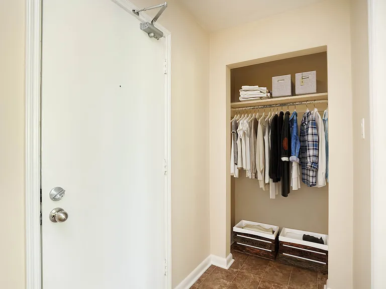 825 Corydon Ave — Photo 7