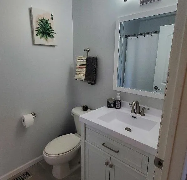 2219 Dixon St — Photo 14