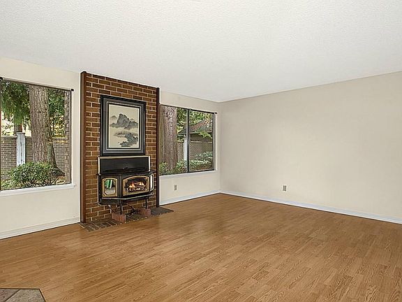 3rd image of 2440 140th Ave NE APT 3