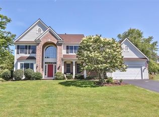 9 Pearlstone Dr, Penfield, NY 14526