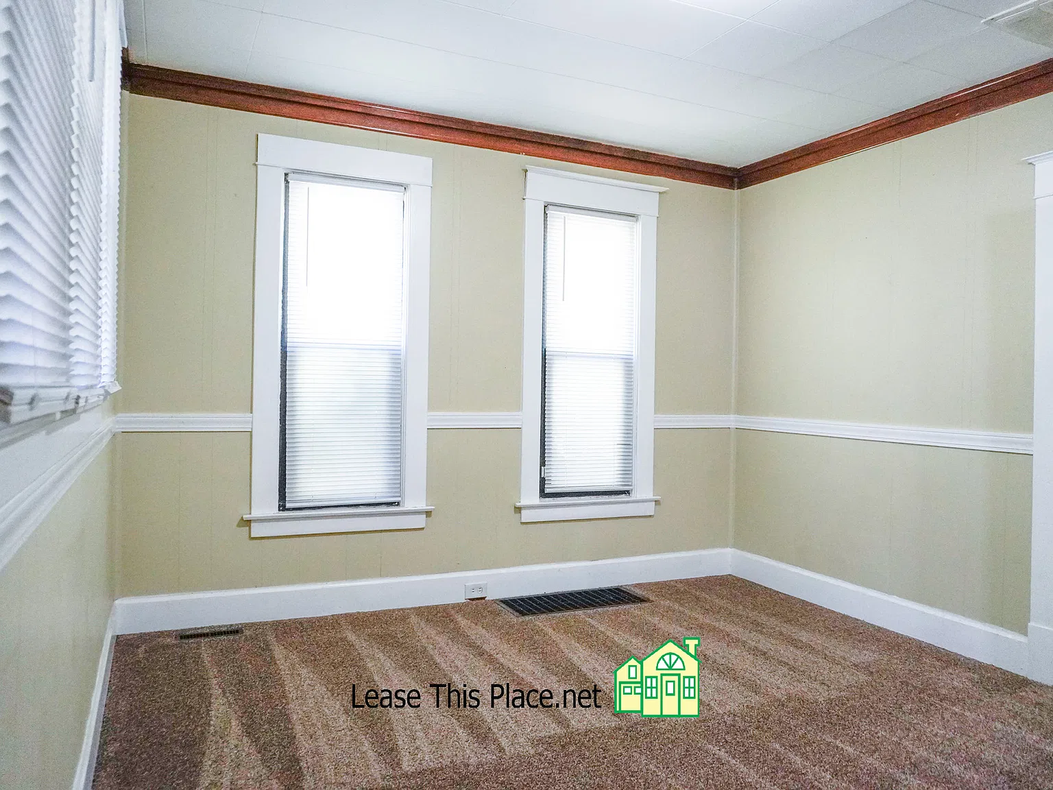 3 bed, 1.5 bath, 1550 sqft, $1,900 — Photo 4