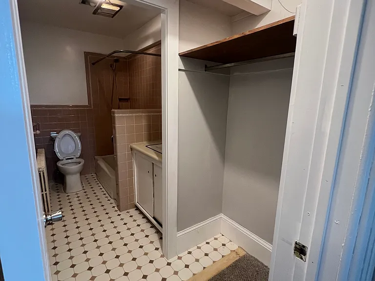 722 W Main St — Photo 13