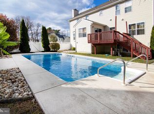 2 Gosling Ct, Sicklerville, NJ 08081