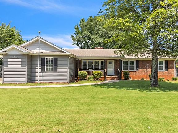 2nd image of 312 Pine Knoll Dr