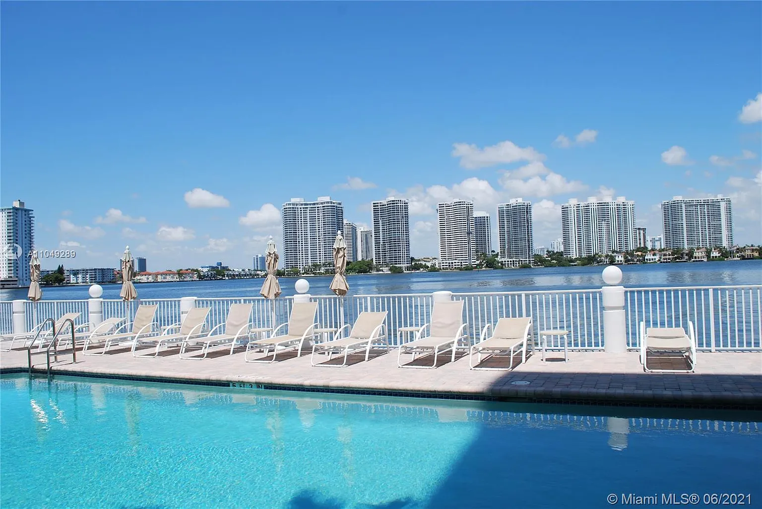 Condo à Louer Le Maisonneuve Sunny Isles Le Maisonneuve Condominiums - North Miami Beach, FL | Zillow