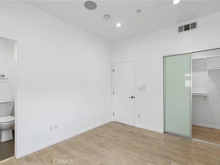 6009 1/2 Barton Ave #6009 — Photo 18