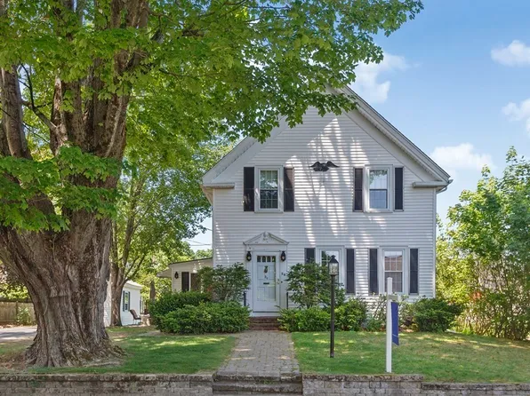 56 Bourne St, Bridgewater, MA 02324