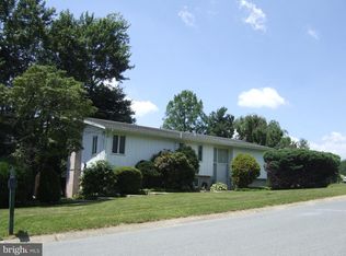 1137 Hermosa Ave, Lancaster, PA 17601
