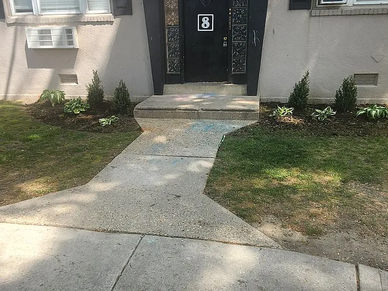 Westwood Court Apts — Photo 8