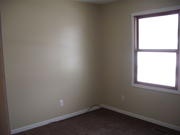 5th image of 1913 Grant Place
