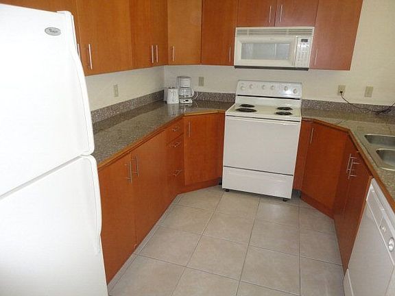 4th image of 111 E Corral St #B