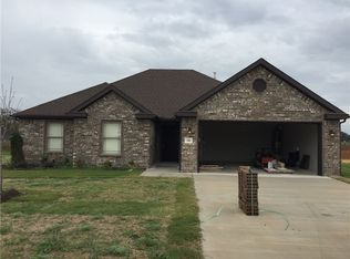 726 Harper Dr, Pea Ridge, AR 72751