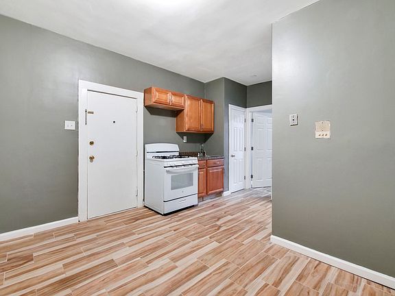 5th image of 194 Kensington Ave #11
