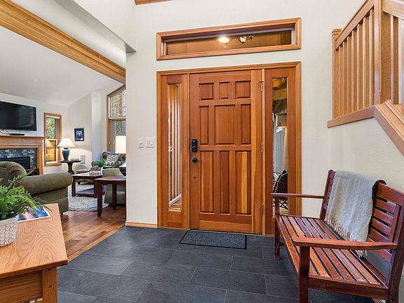 4th image of 57536 Hoodoo Ln #9