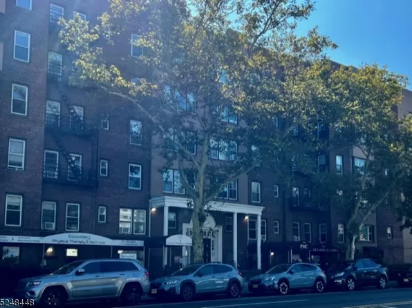 2520 Kennedy Blvd #3C, Jersey City, NJ 07304