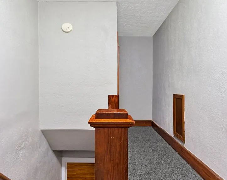 115-123 Louis Ave — Photo 7