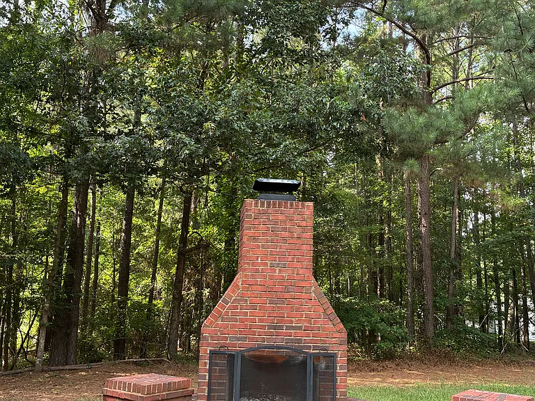 820 Holland Ct — Photo 6