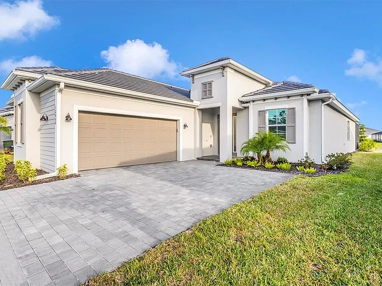 12950 Tulum Loop — Photo 1