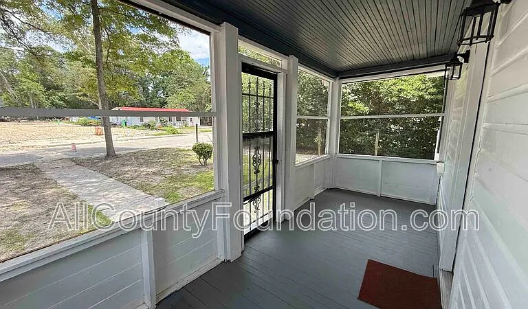 818 W 2nd North St — Photo 6