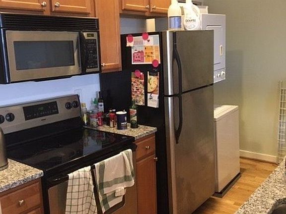 5th image of 1230 Saint Paul St #8358376