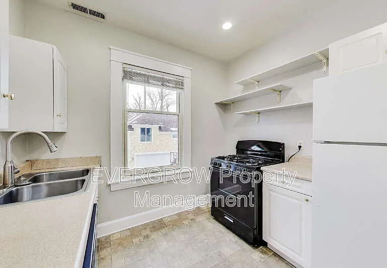 945 Woodruff Place Middle Dr #4 — Photo 16