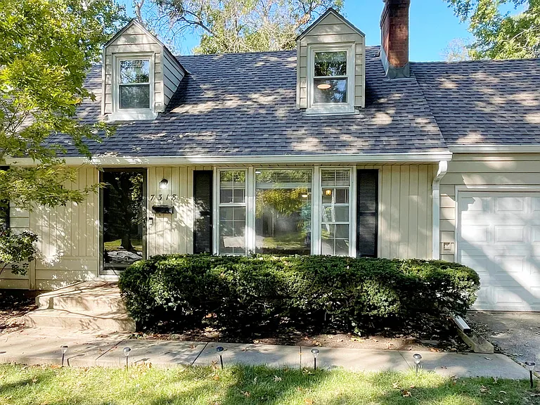 7318 Rosewood St — Photo 3