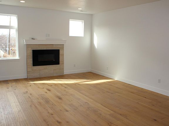 5th image of 3875 Komenda Ct